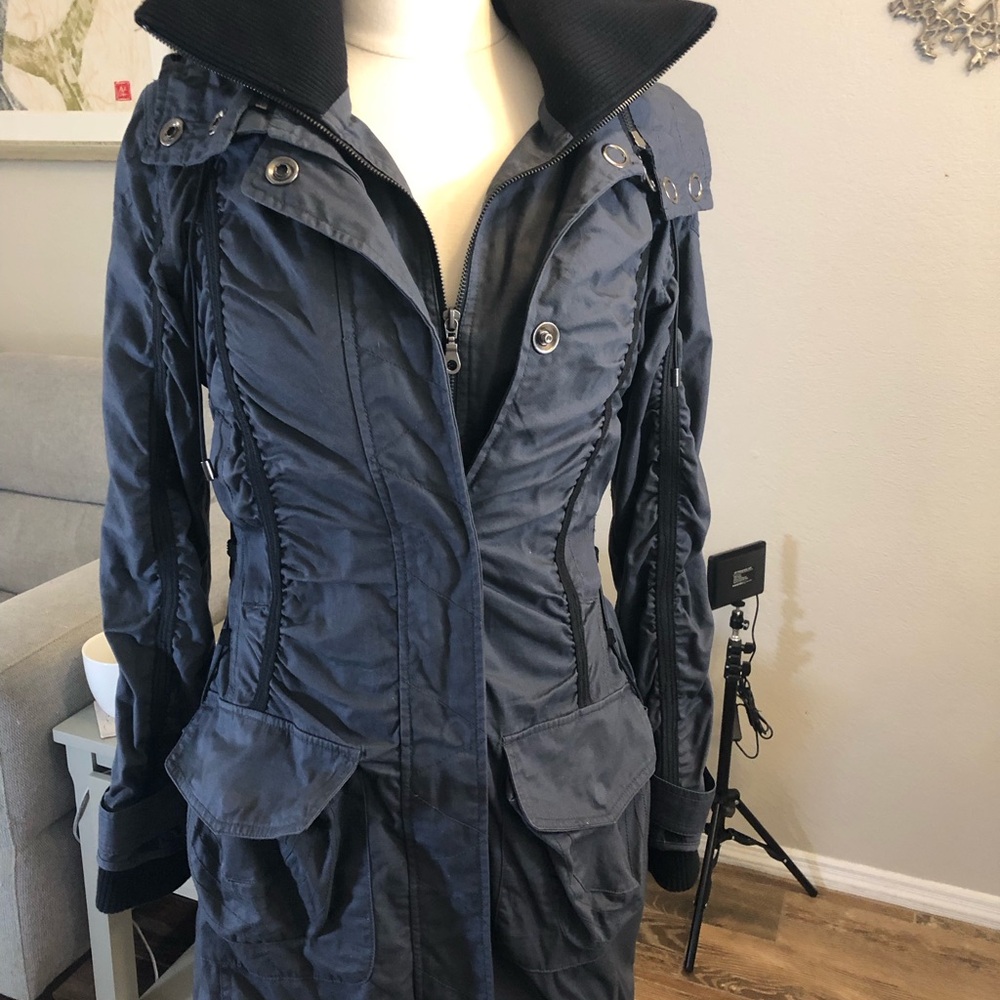 Unisex Coat Dark Gray Fully Lined Hardware Horseshoe . Detailed Zip Snaps Pulls